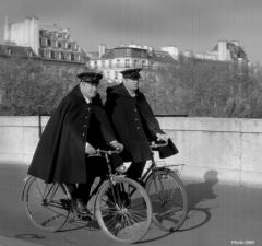 Sécurité - Faut-il armer les polices municipales - Hirondelles Crédit Photo DB