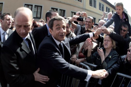 sarkozy bain de foule 500x333 Comment Sarkozy peut se réconcilier avec les Français   Ivan Rioufol